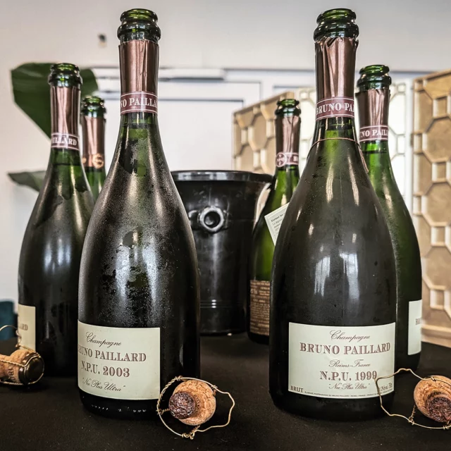 One of the highlights at the “100 Prozent Champagne” in Munich was the nec-plus-ultra vertical of Champagne Bruno Paillard at the “Chef's Table” with Alice Paillard herself. My articles on all six Chef's Tables will soon be available in various Meininger Verlag media.🥂
#champagne, #champagnelovers, #champagnelover, #brunopaillard, #brunopaillardchampagne, # #brunopaillardnpu, #npu #100ProzentChampagne #MeiningerEvents